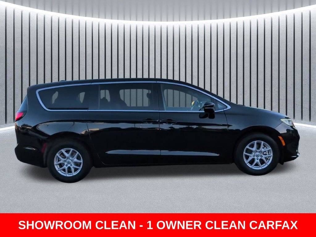Used 2025 Chrysler Pacifica Select Minivan/Van