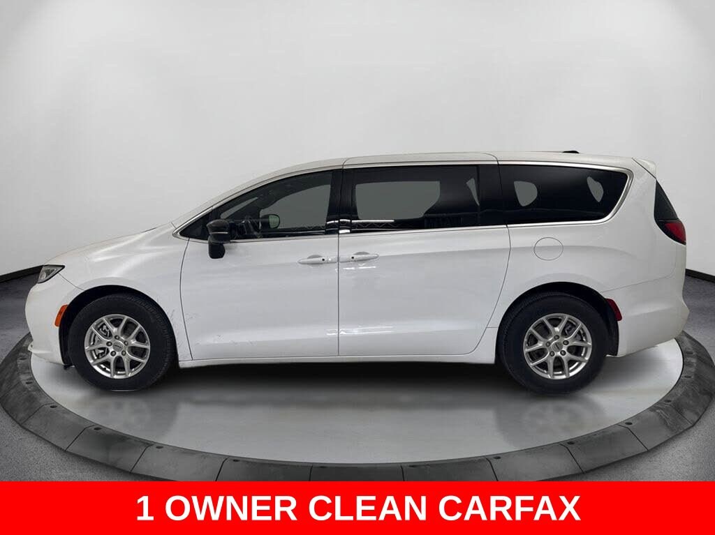 Used 2025 Chrysler Pacifica Select Van Passenger Van