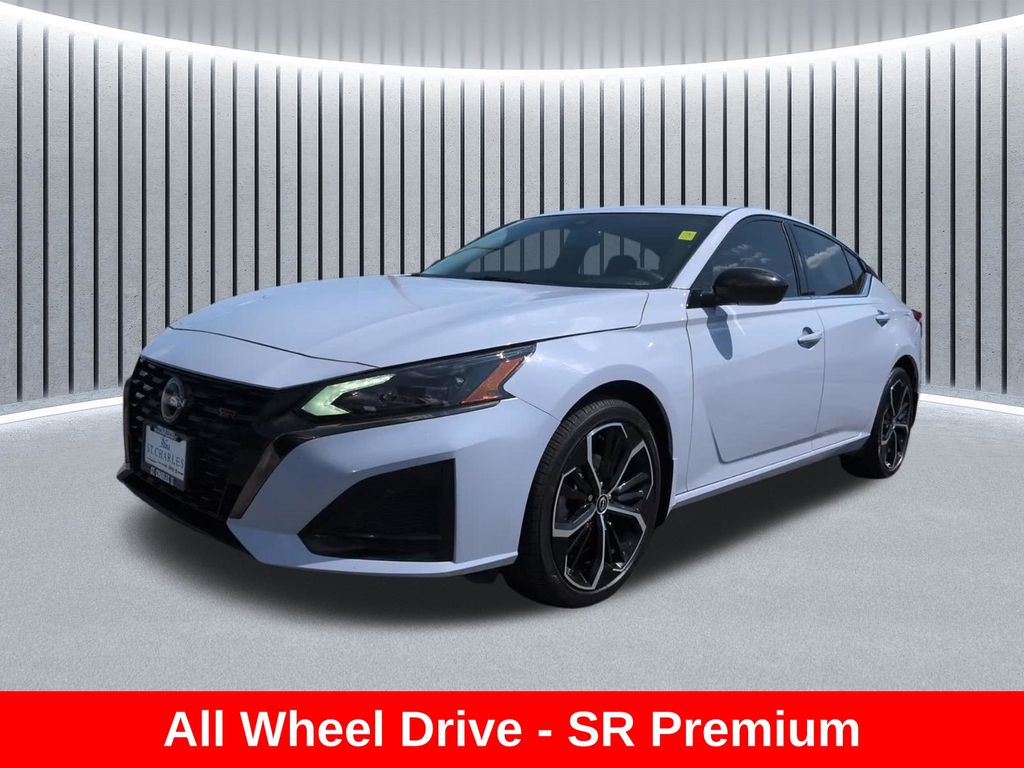 Used 2024 Nissan Altima 2.5 SR Sedan