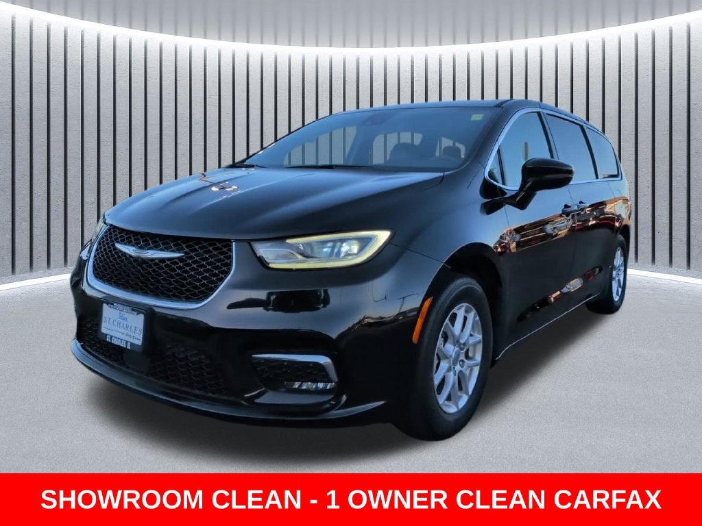 Used 2025 Chrysler Pacifica Select Minivan/Van
