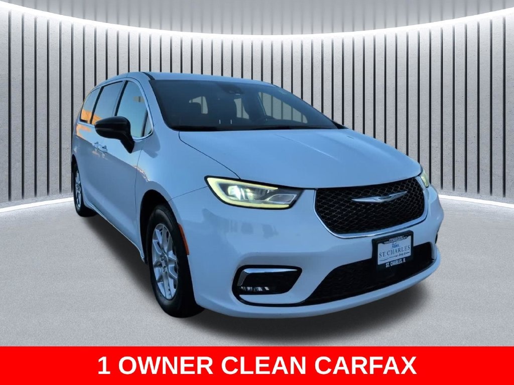 Used 2025 Chrysler Pacifica Select Minivan/Van