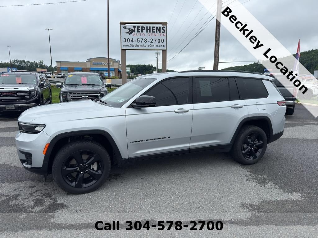 Used 2022 Jeep New Grand Cherokee Laredo SUV