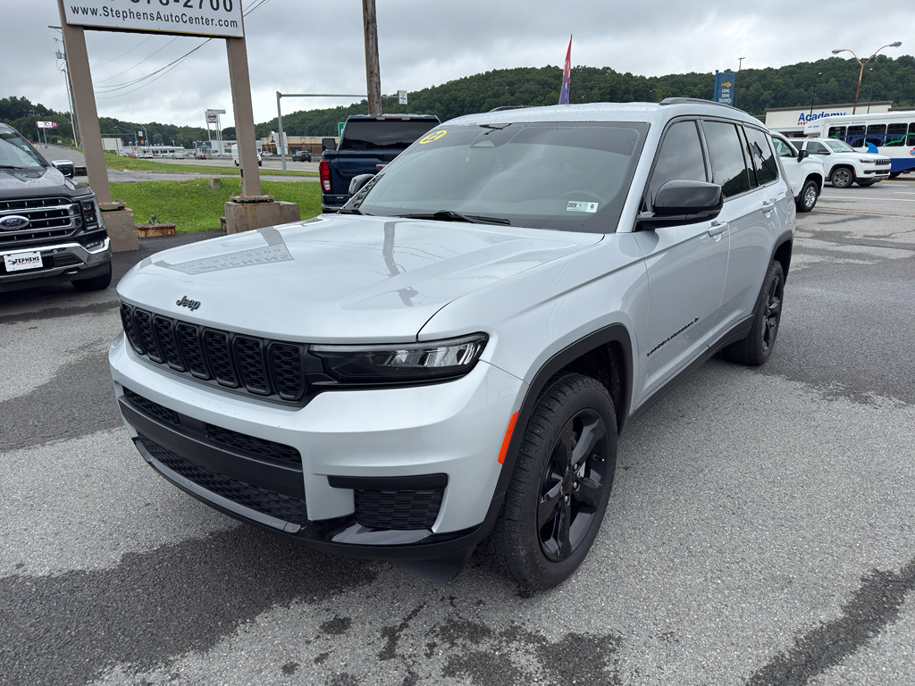 Used 2022 Jeep New Grand Cherokee Laredo SUV