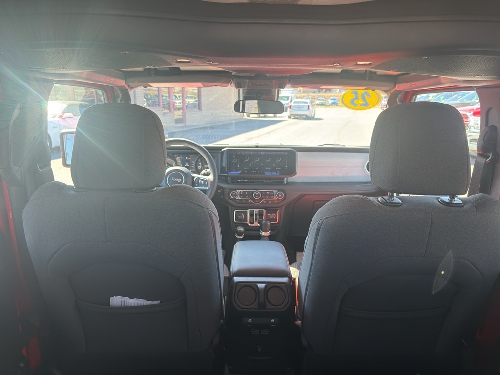 2025 Jeep Wrangler 4xe Sahara 4XE - Photo 11