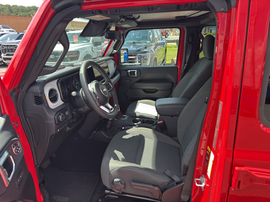 2025 Jeep Wrangler 4xe Sahara 4XE - Photo 13