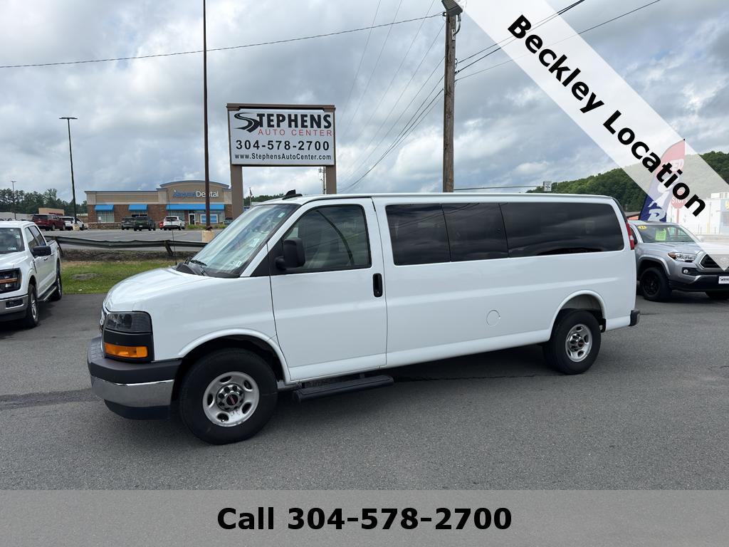 2025 GMC Savana Passenger LT