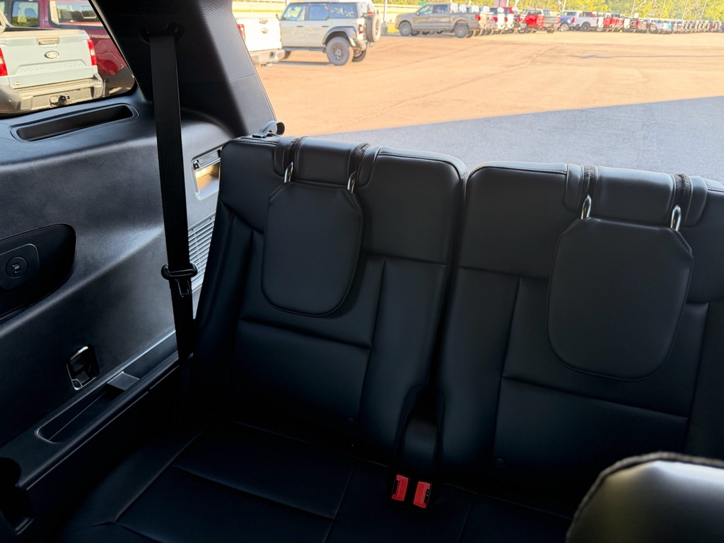 2026 Ford Explorer Tremor - Photo 9