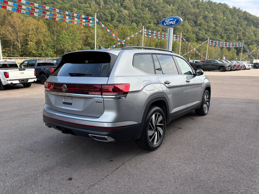 Used 2025 Volkswagen Atlas 2.0T SE w/Technology SUV