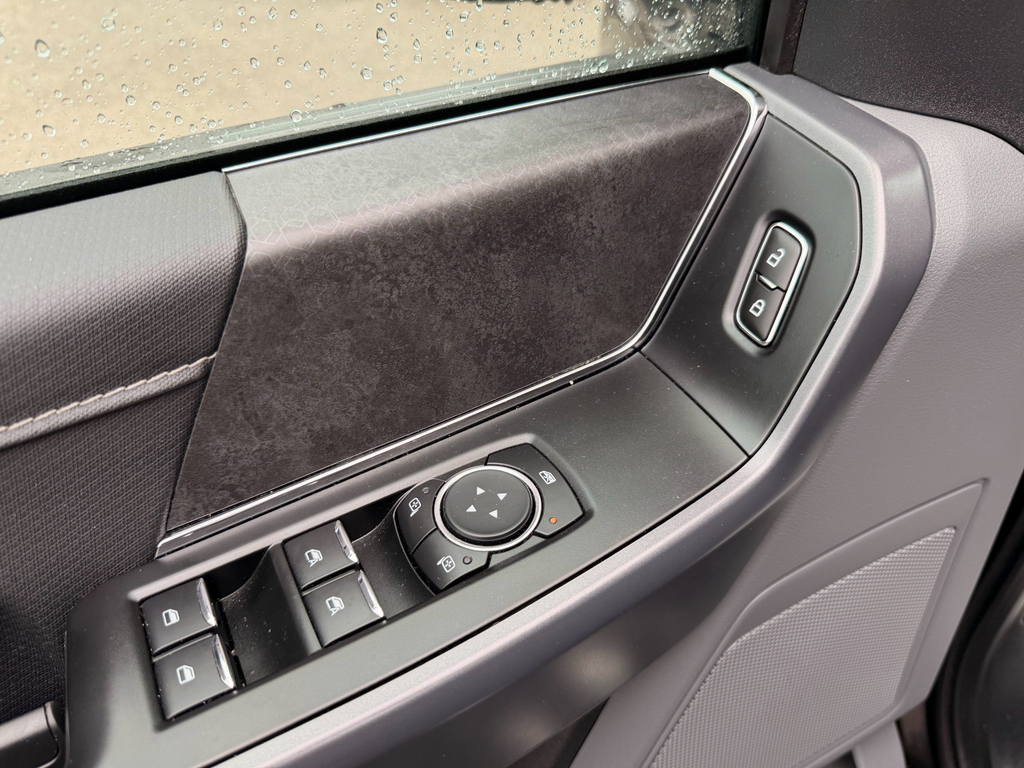2025 Ford F-150 XLT - Photo 14