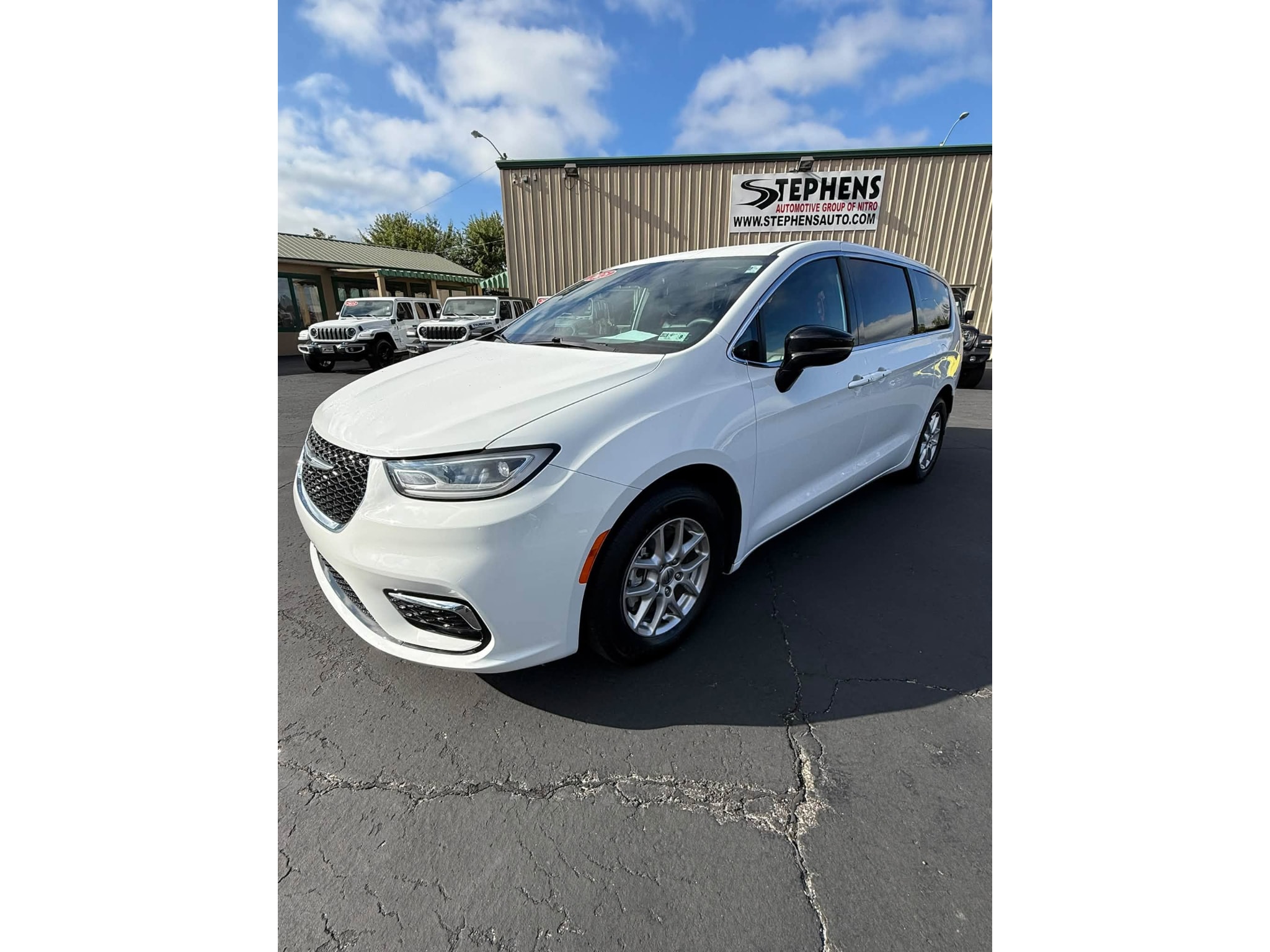 2025 Chrysler Pacifica