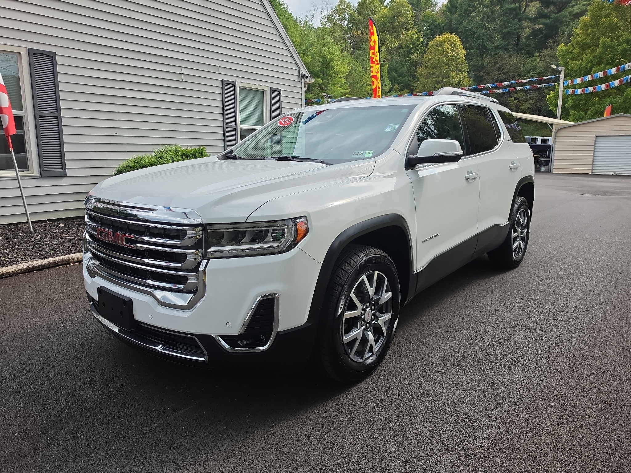2023 GMC Acadia SLT