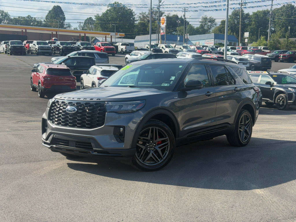 2025 Ford Explorer ST-Line