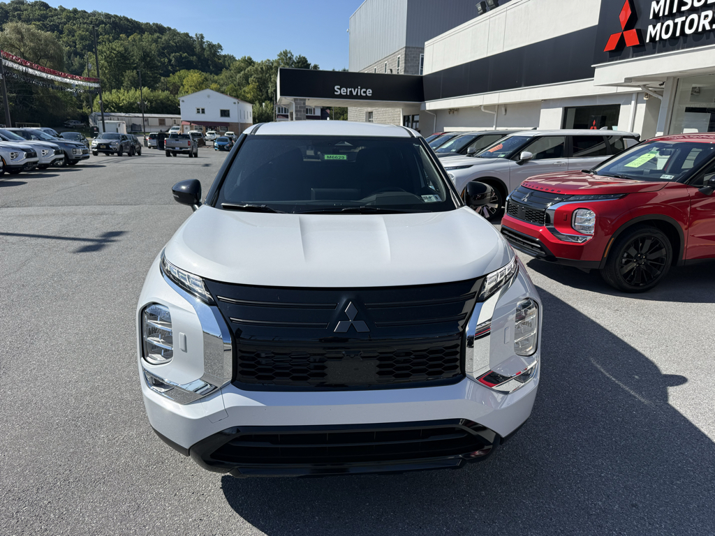 2026 Mitsubishi Outlander LE SUV