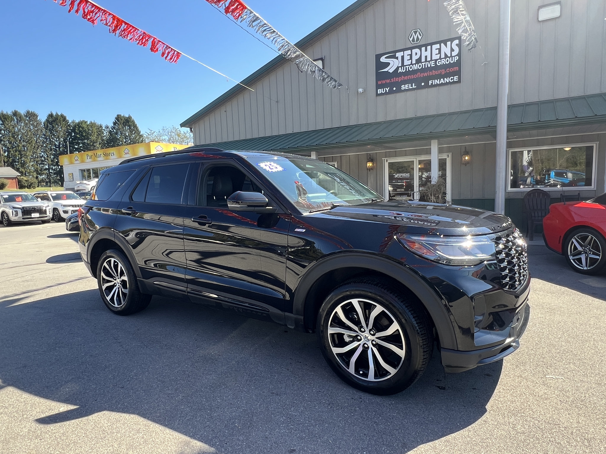 2025 Ford Explorer ST-LINE