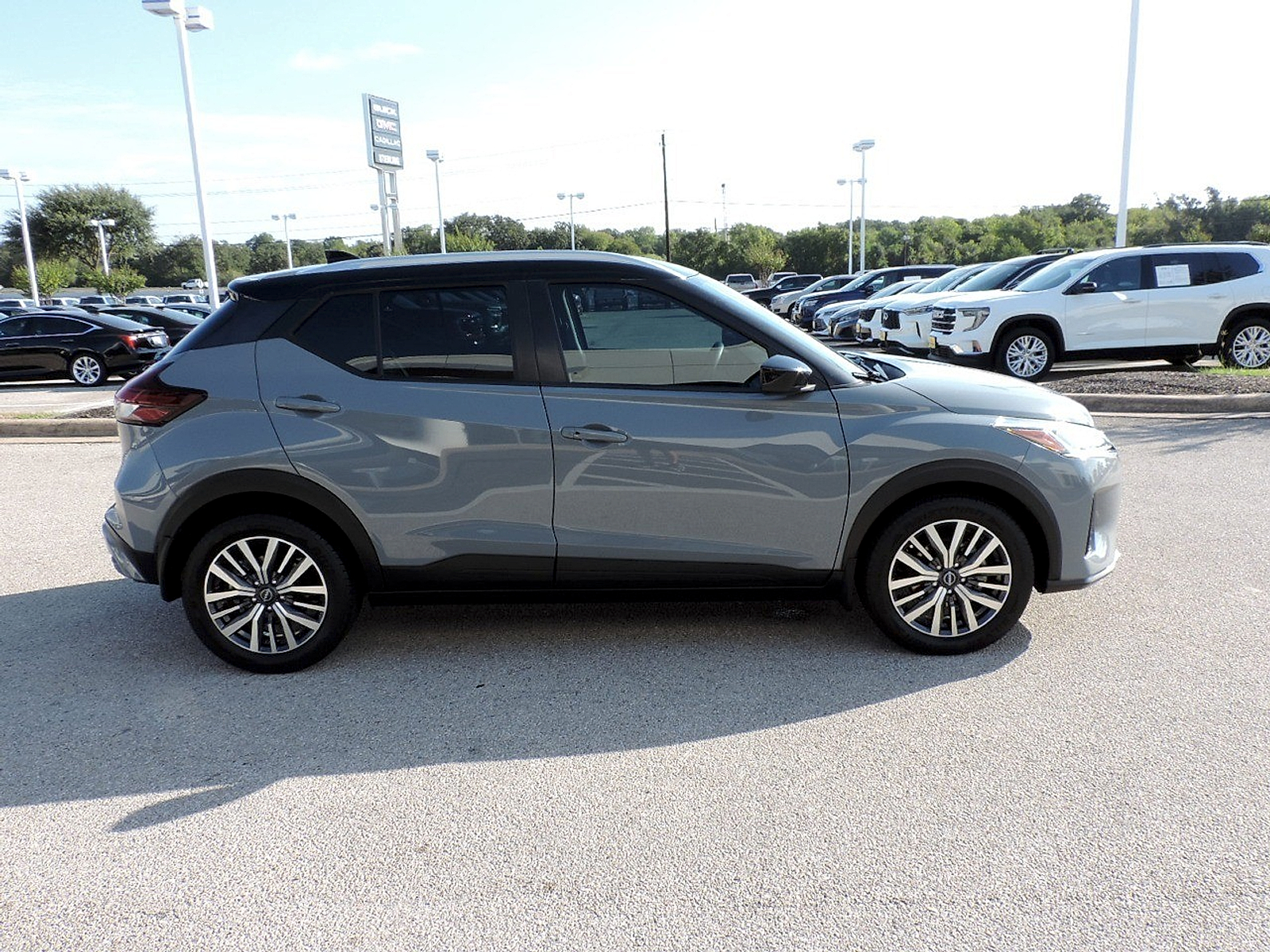 Used 2023 Nissan Kicks SV Xtronic CVT SUV