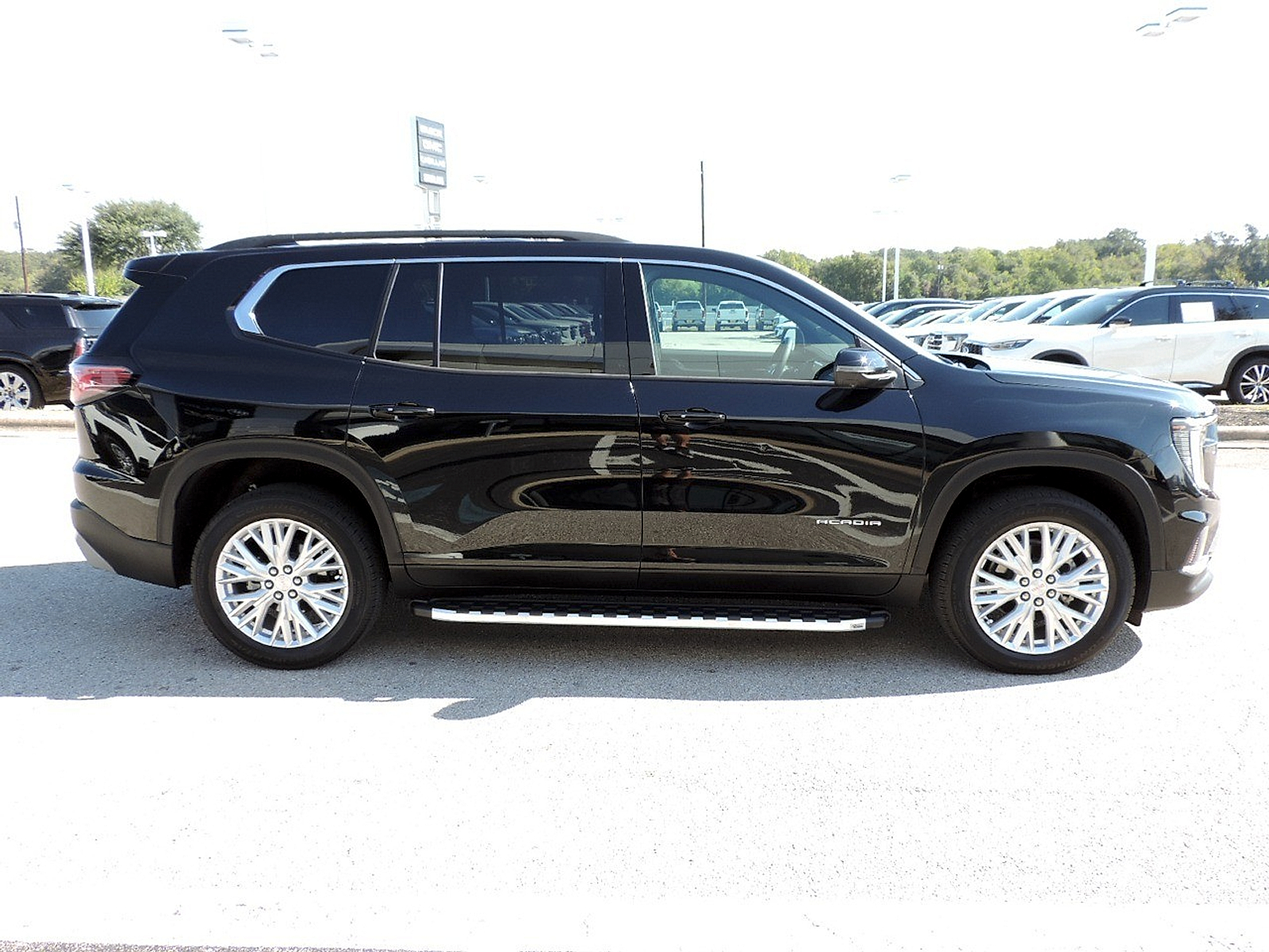 Used 2025 GMC Acadia Elevation SUV