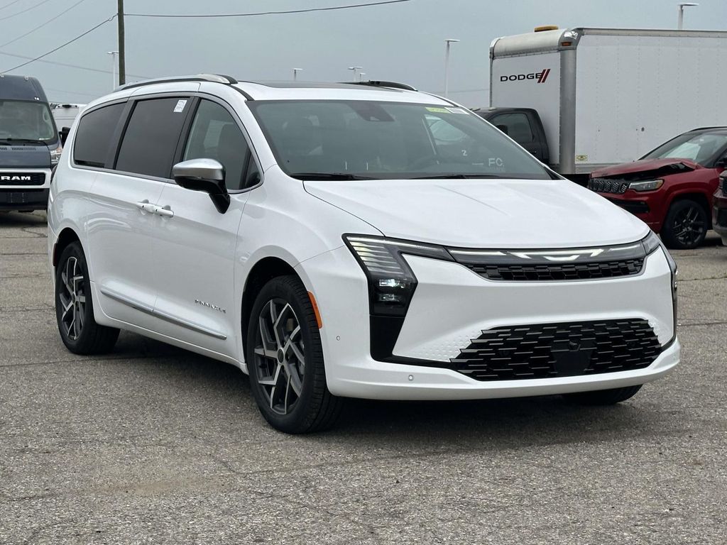 2027 Chrysler Pacifica Pinnacle