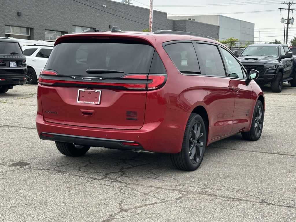 New 2027 Chrysler Pacifica Select Passenger Van