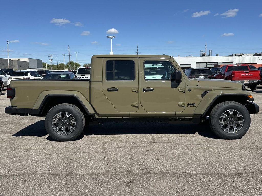 New 2026 Jeep Gladiator Sport Pickup