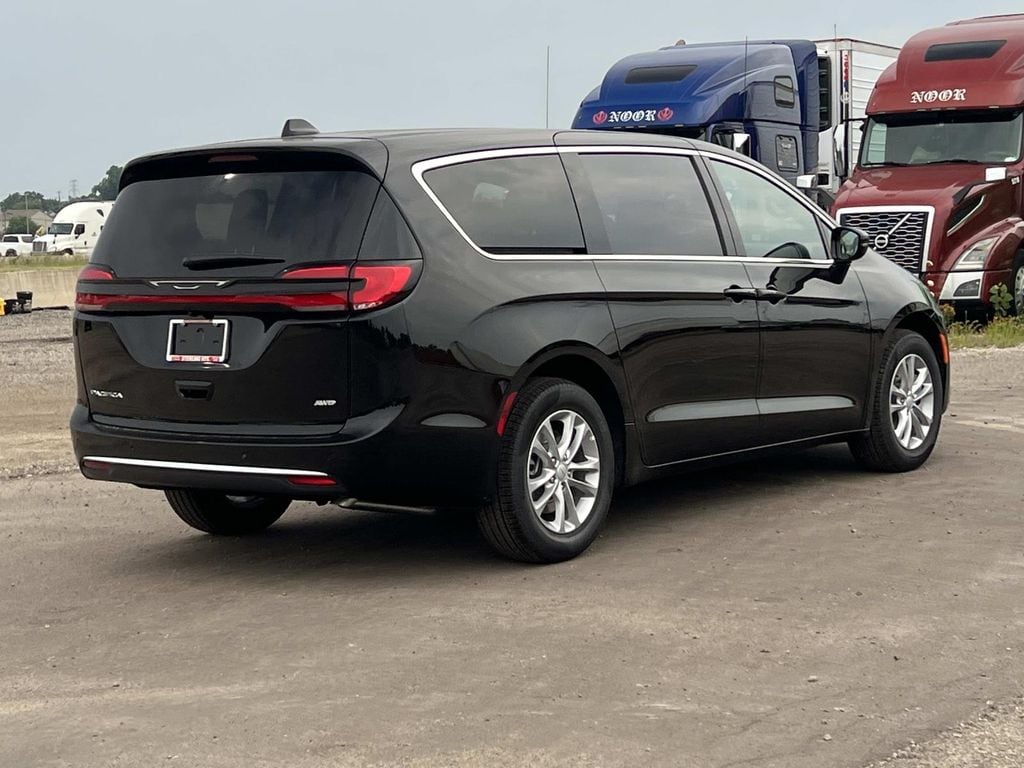 New 2027 Chrysler Pacifica Select Passenger Van