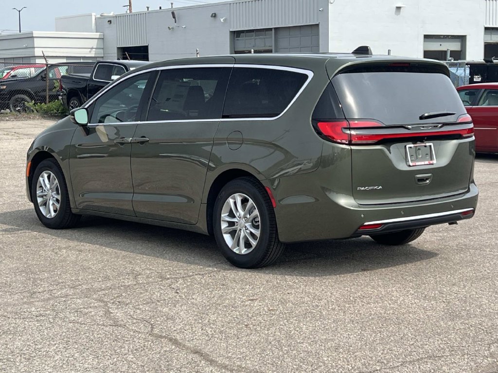 New 2027 Chrysler Pacifica Select Passenger Van