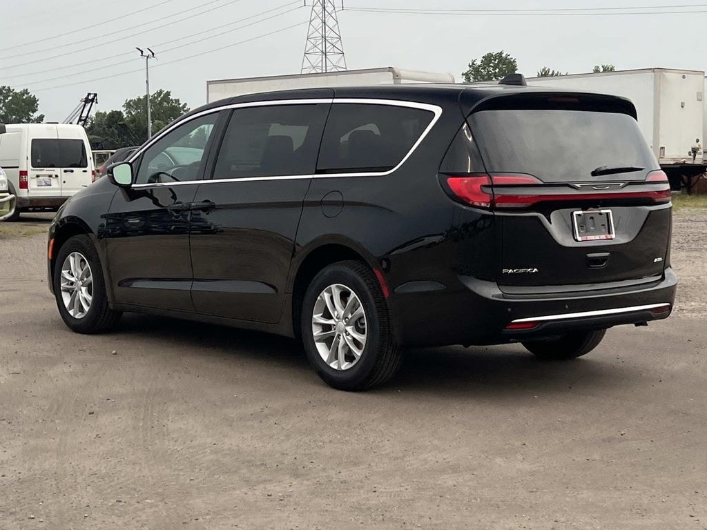 New 2027 Chrysler Pacifica Select Passenger Van