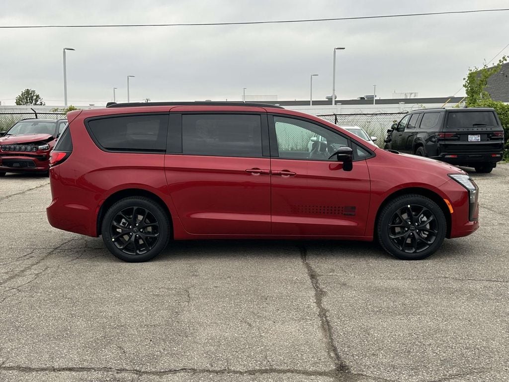 New 2027 Chrysler Pacifica Select Passenger Van