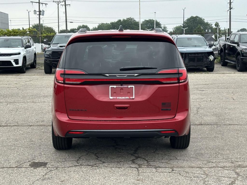 New 2027 Chrysler Pacifica Select Passenger Van