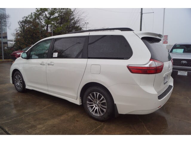 2018 Toyota Sienna XLE - Photo 8
