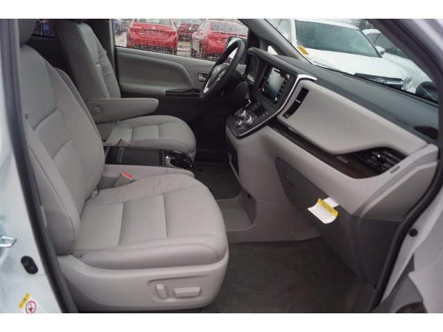 2018 Toyota Sienna XLE - Photo 7