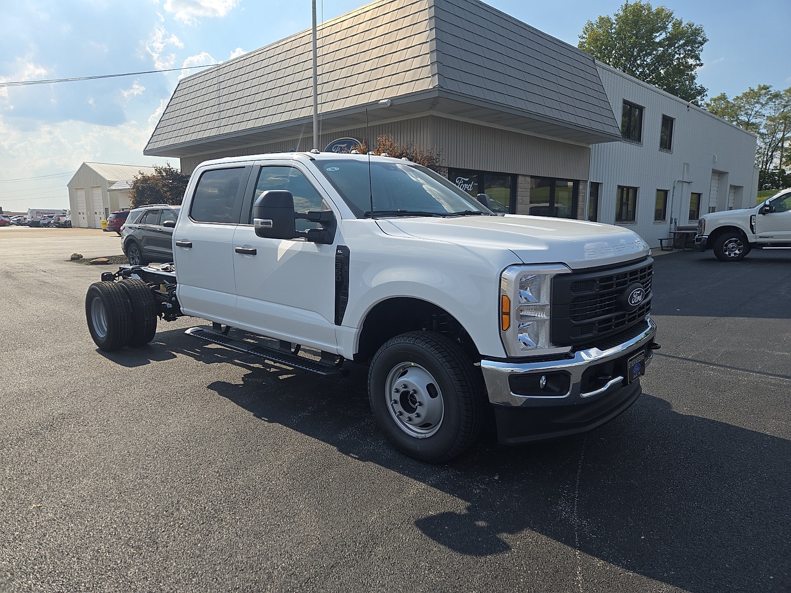 2027 Ford F-350 Super Duty Chassis Cab