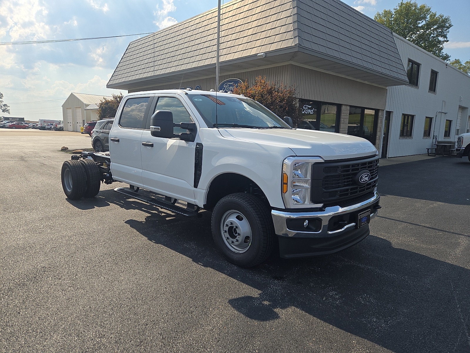 2027 Ford F-350 Super Duty Chassis Cab