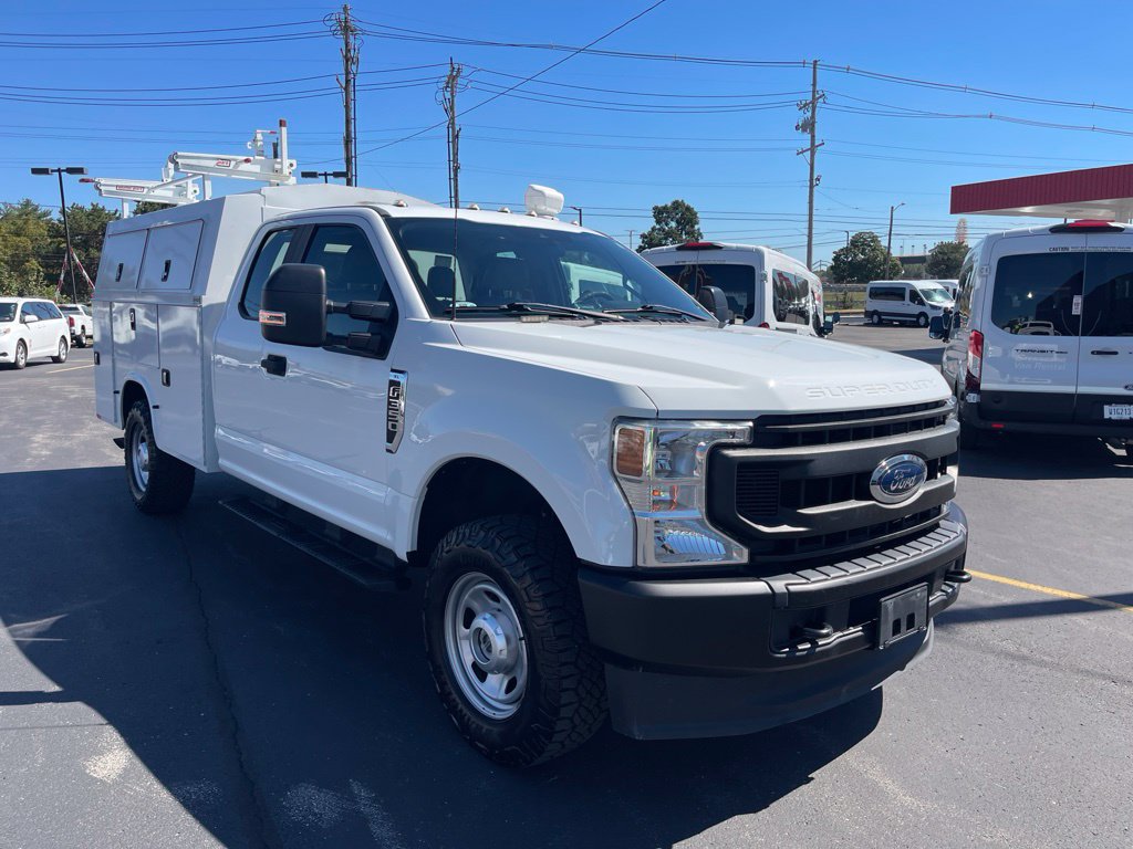 2022 Ford F-350 Super Duty Chassis Cab XL