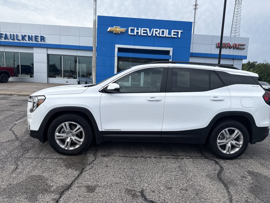 Used 2024 GMC Terrain SLE SUV
