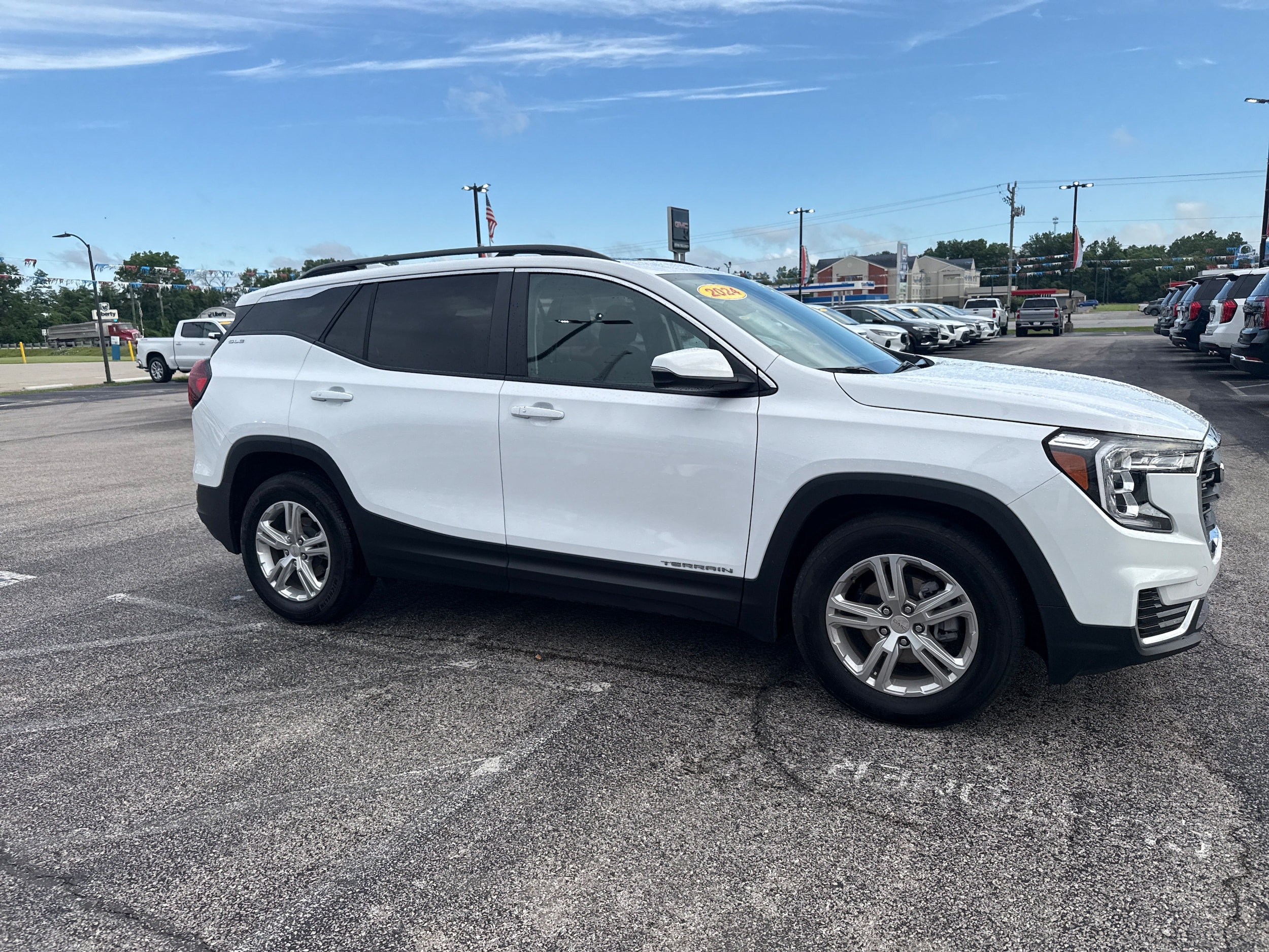2024 GMC Terrain SLE - Photo 7