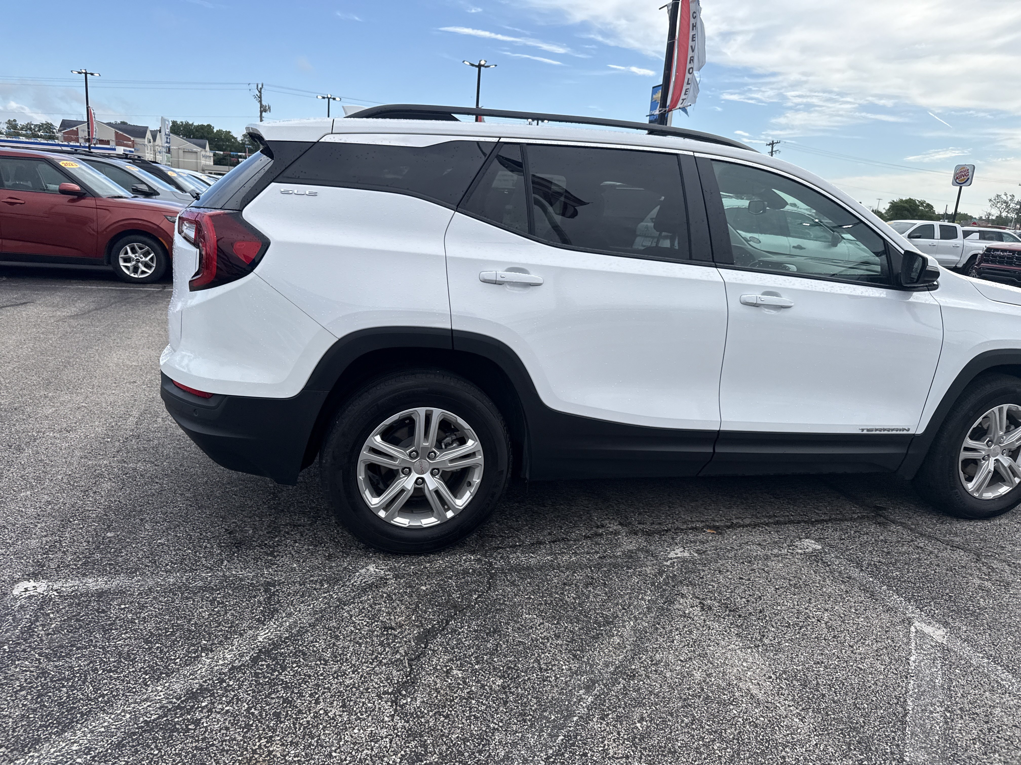 2024 GMC Terrain SLE - Photo 6