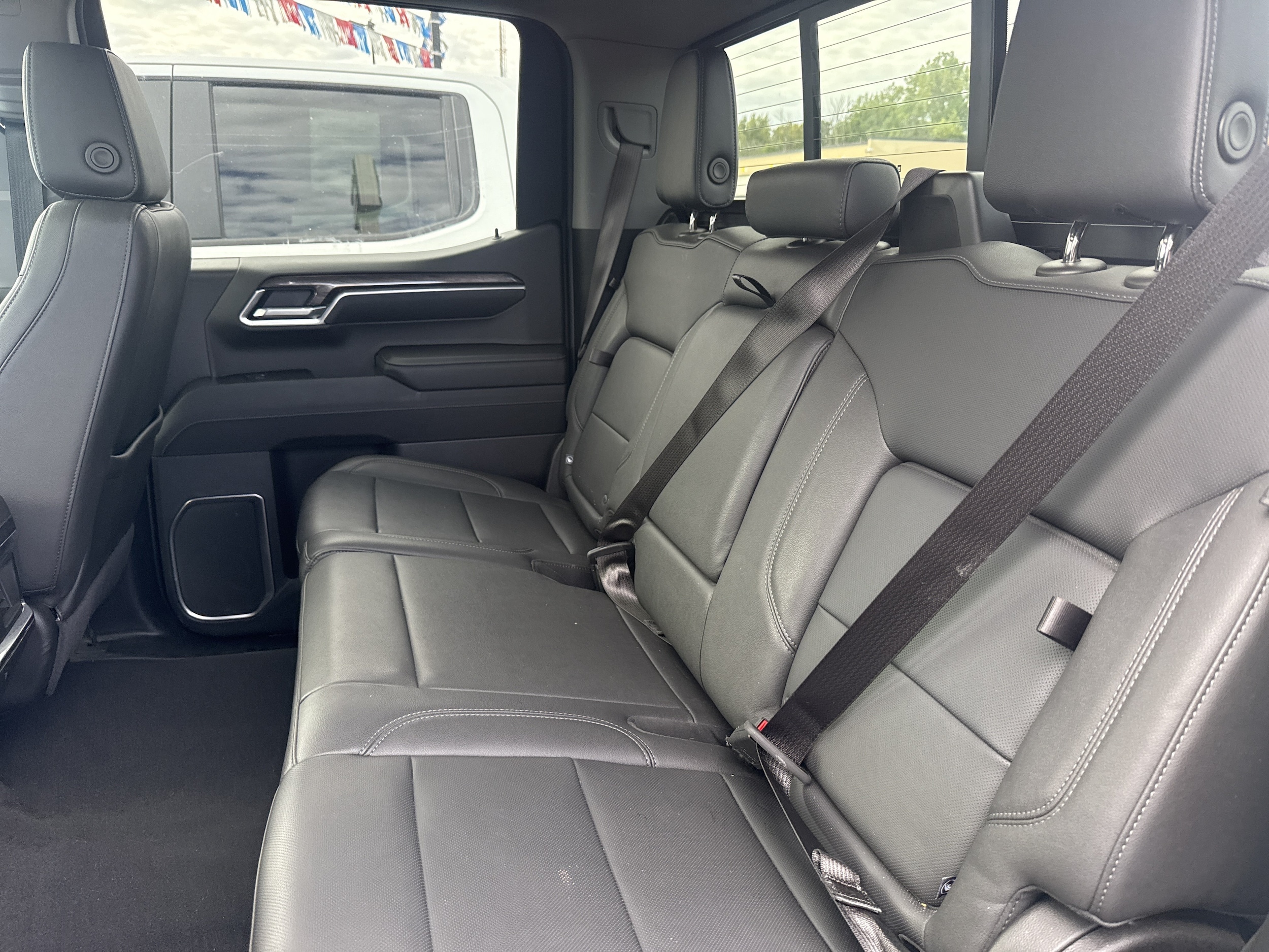 2025 Chevrolet Silverado 1500 LTZ - Photo 13
