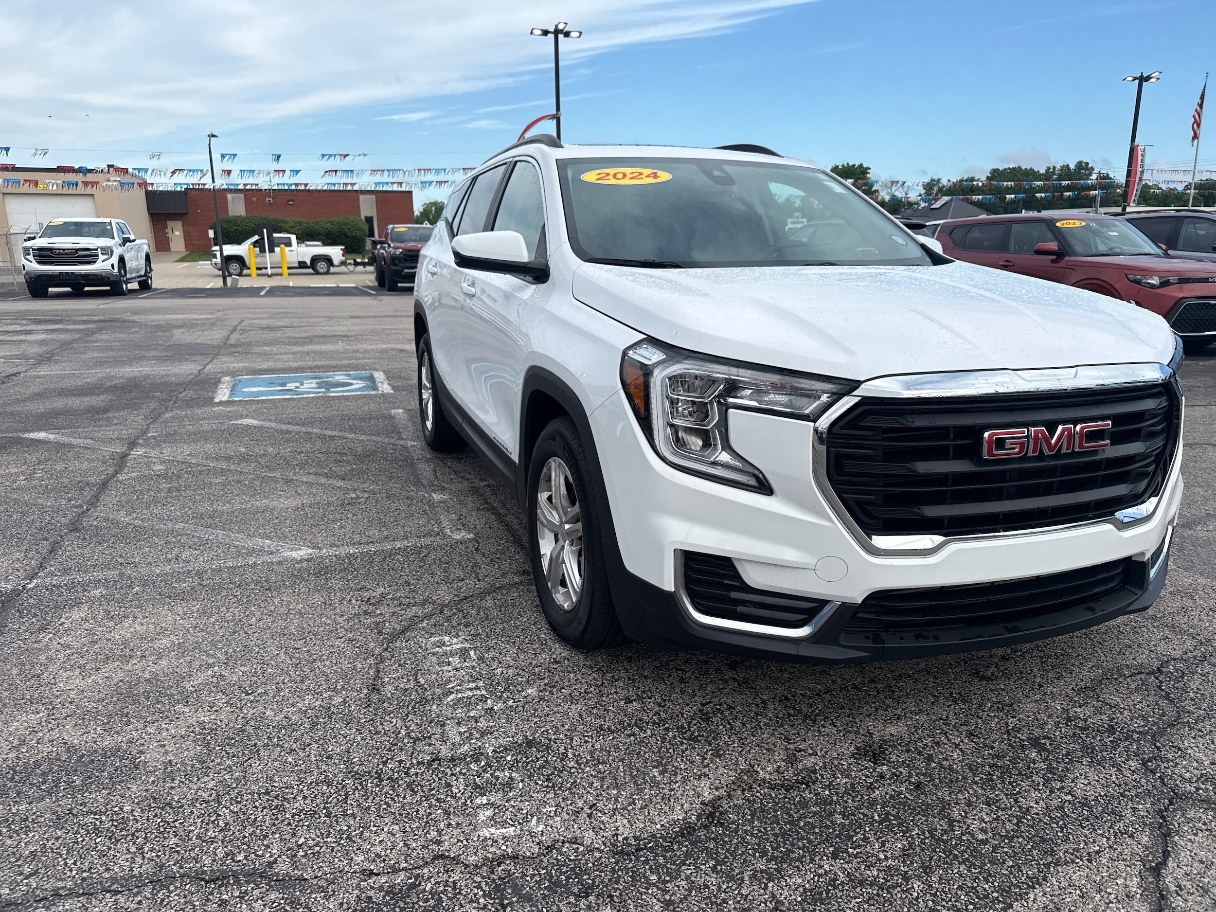 2024 GMC Terrain SLE - Photo 8