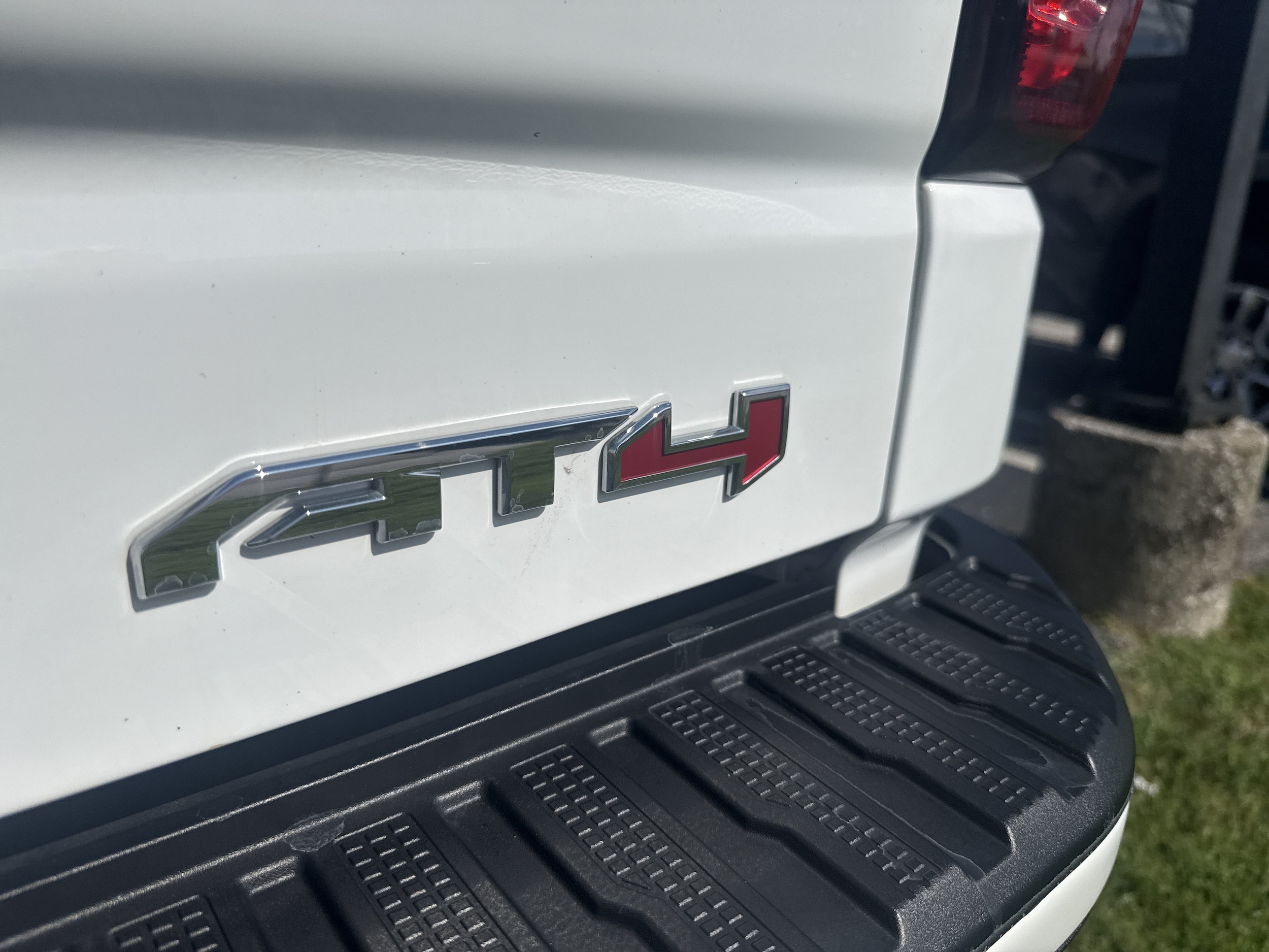 2025 GMC Sierra 1500 AT4 - Photo 13