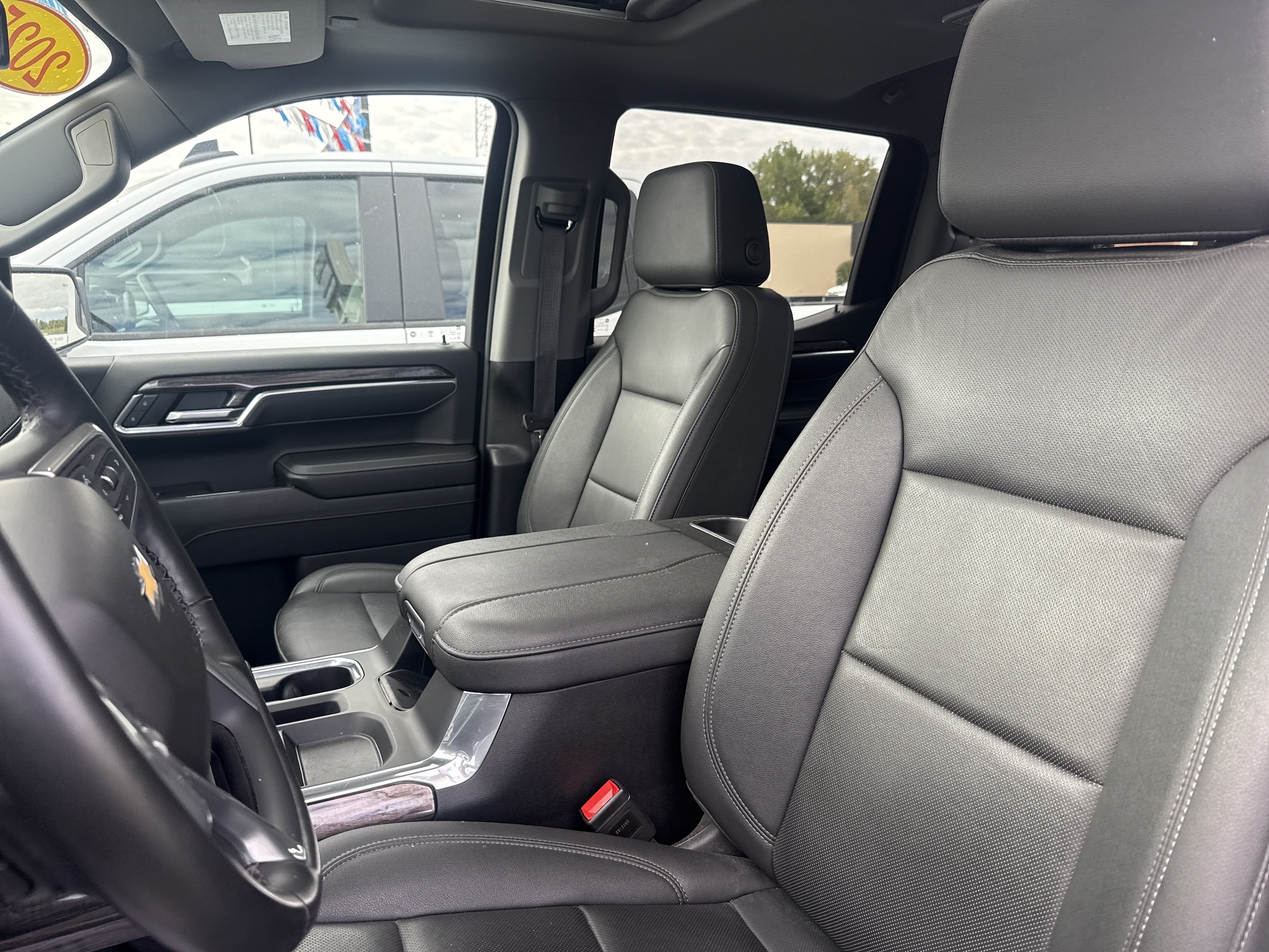 2025 Chevrolet Silverado 1500 LTZ - Photo 11