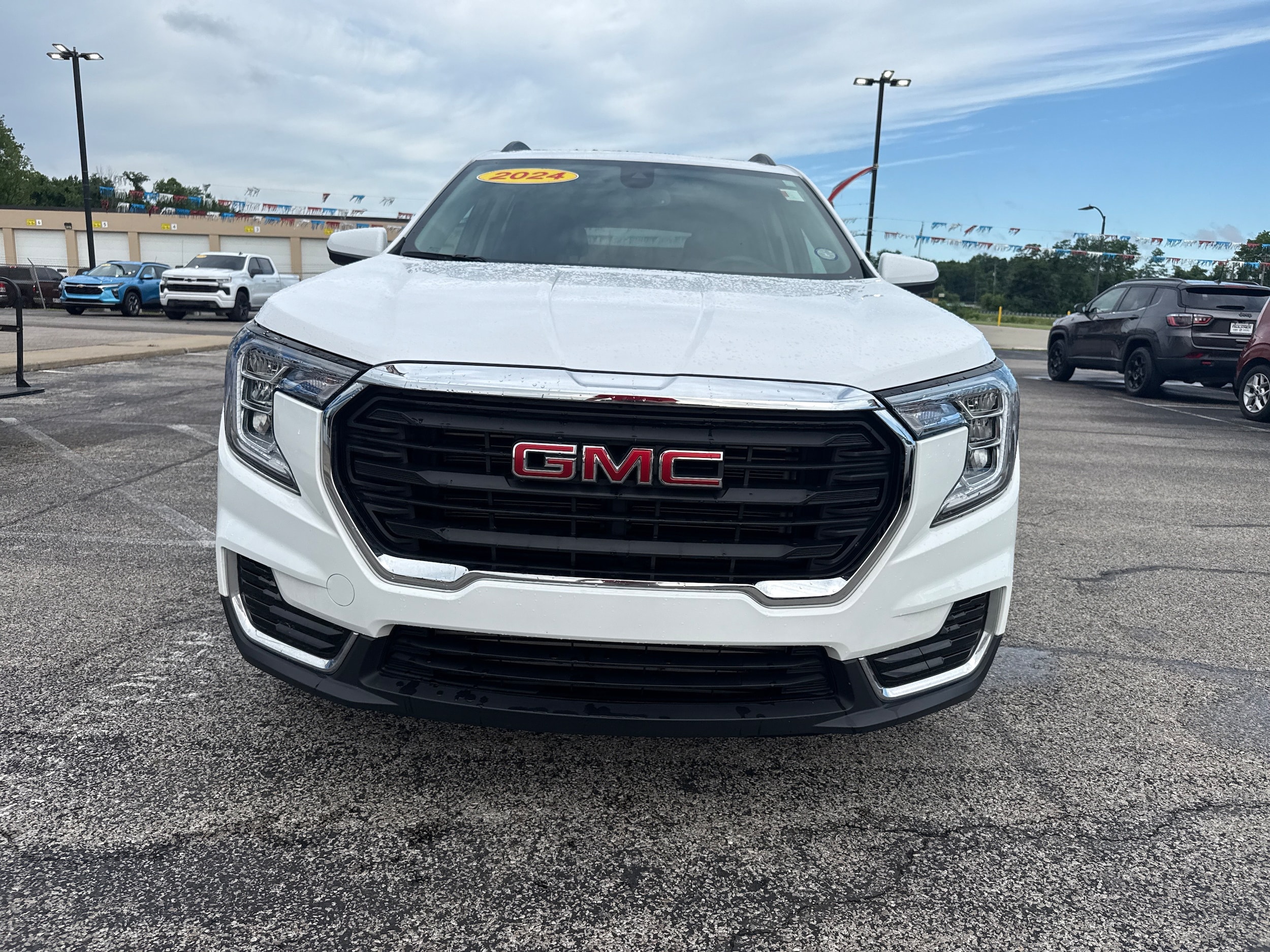 2024 GMC Terrain SLE - Photo 9