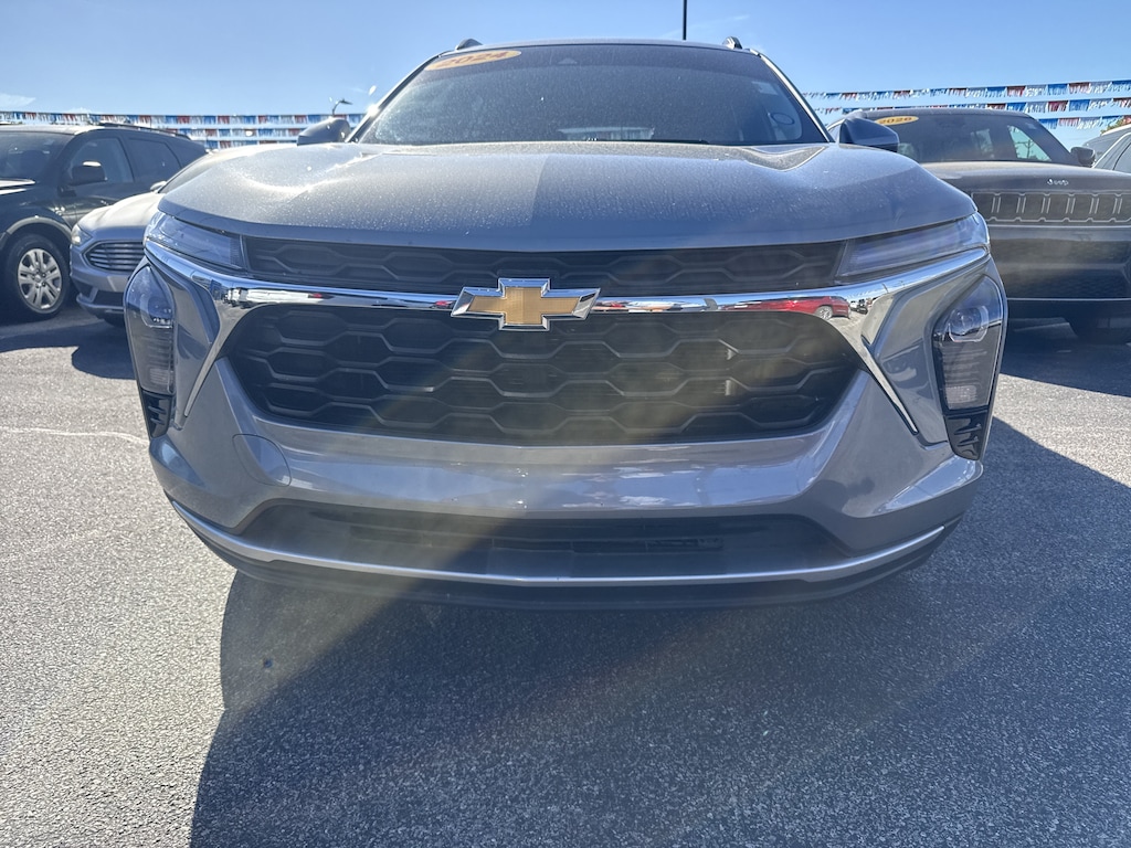 Used 2024 Chevrolet Trax LT SUV