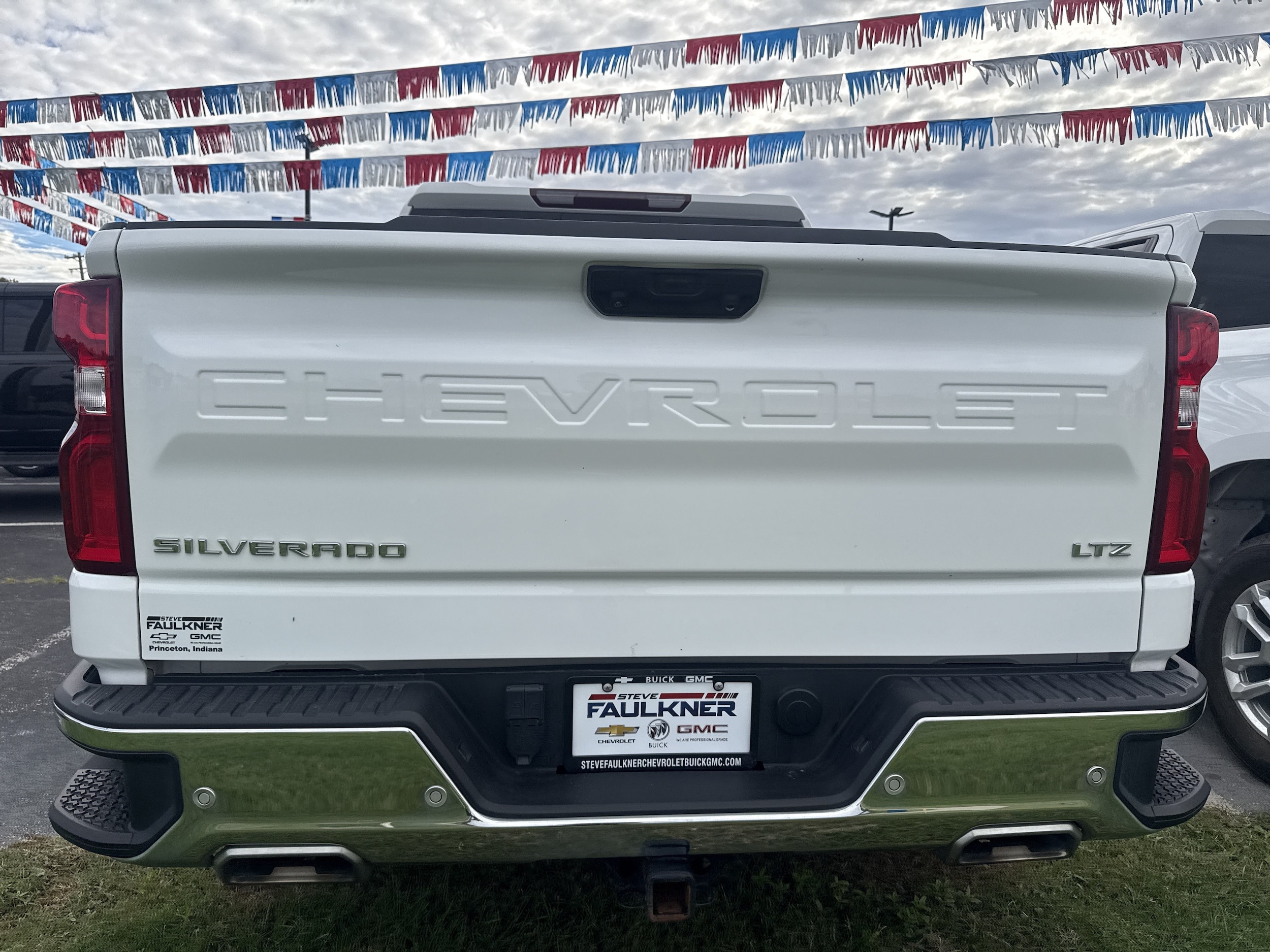 2025 Chevrolet Silverado 1500 LTZ - Photo 5