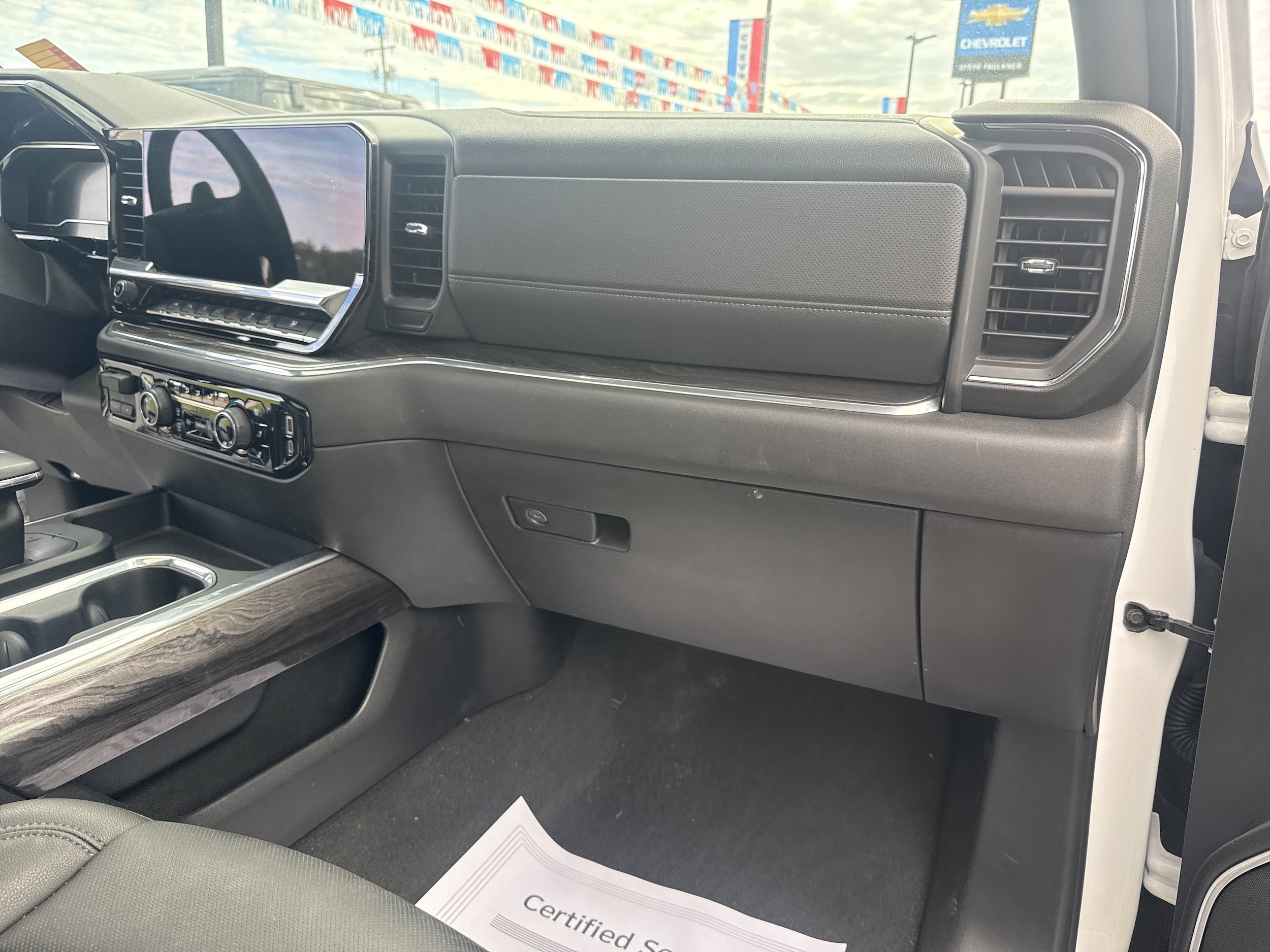 2025 Chevrolet Silverado 1500 LTZ - Photo 19