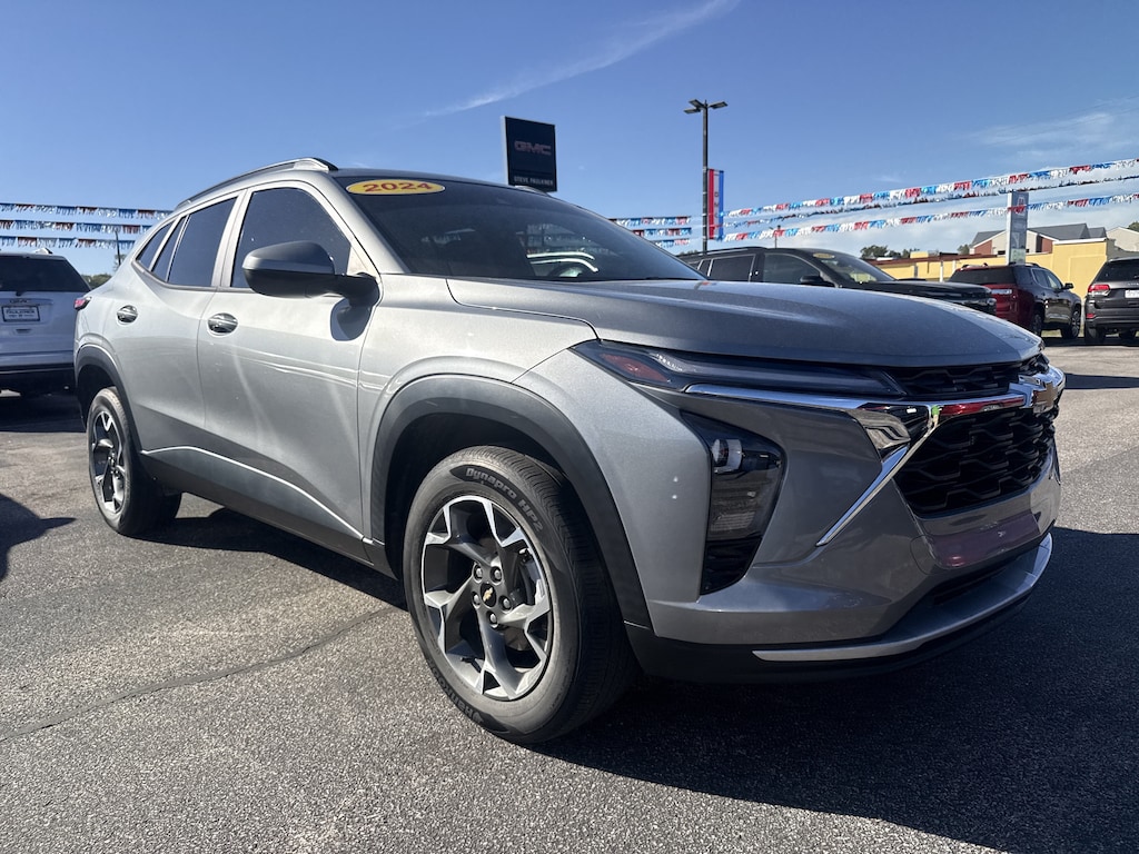 Used 2024 Chevrolet Trax LT SUV