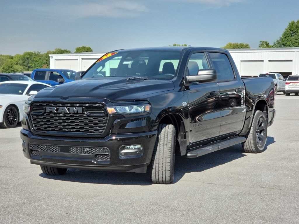 New 2026 Ram 1500 EXPRESS CREW CAB 4X4 5'7 BOX Pickup