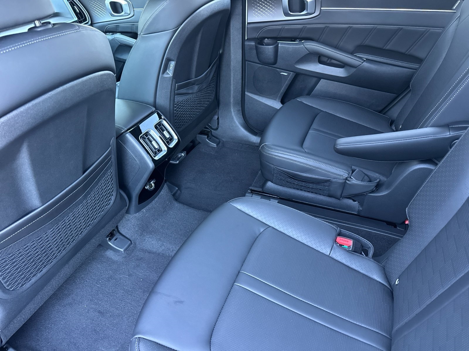 2026 Kia Sorento SX - Photo 11