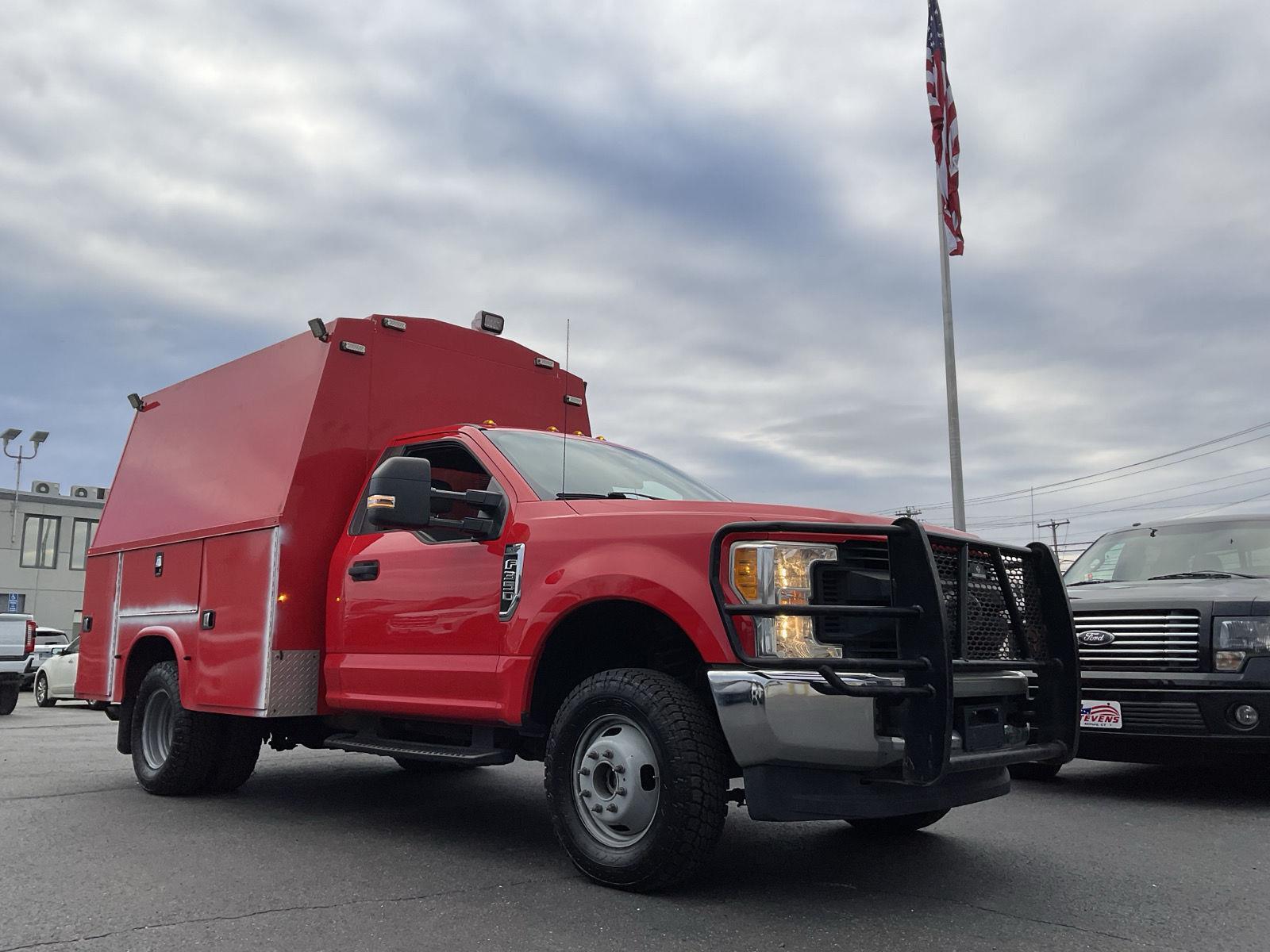 2017 Ford F-350 Super Duty Chassis Cab