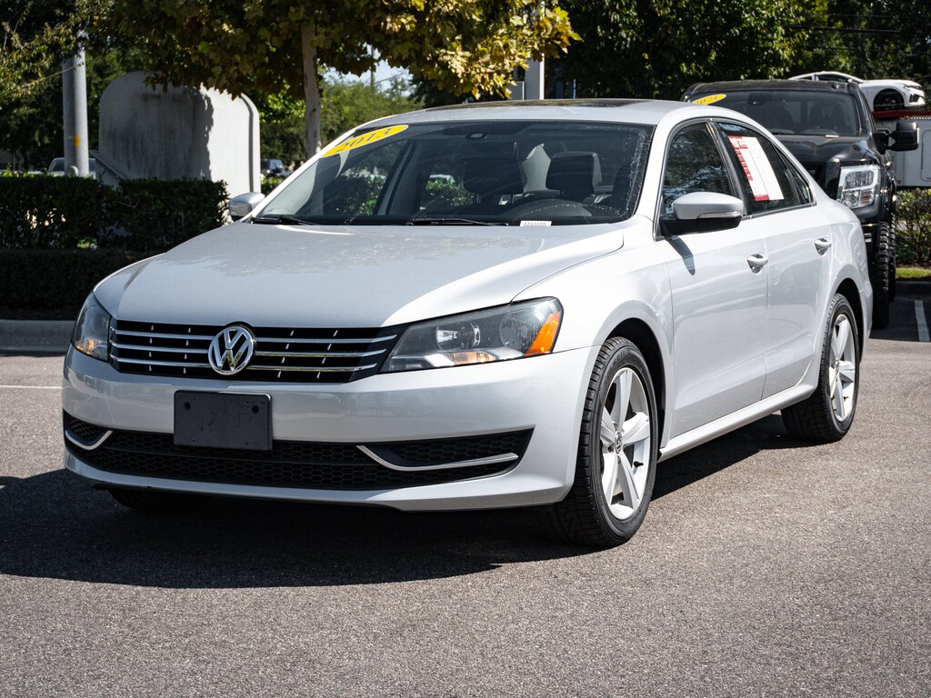 Used 2013 Volkswagen Passat TDI SE w/Sunroof Sedan