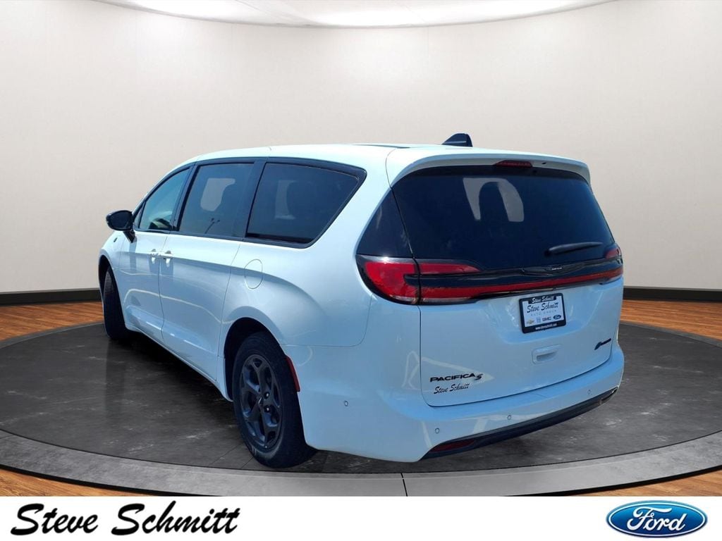 Used 2024 Chrysler Pacifica Plug-In Hybrid Select Van Passenger Van